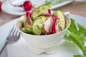 Gurken-Radiesli Salat mit Dill